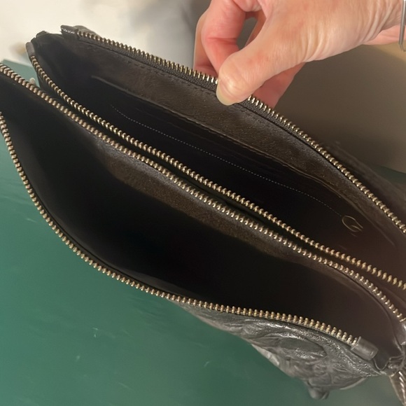 Maxon Collection Genuine Leather Black Crossbody Bag with Detachable Chain Strap - Picture 9 of 16